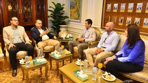 محافظ أسيوط يستقبل وفد شركة...