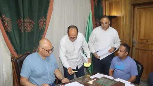 محافظ القليوبية يلتقي المواطنين بالقناطر...
