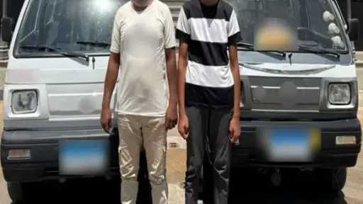 ضبط قائدى سيارتين يقومان بالسير...