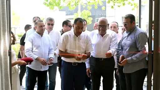 مدبولي يفتتح معرض منتجات مصنع...