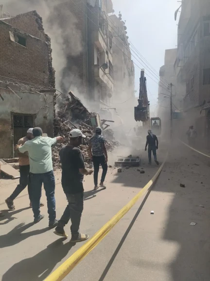 قرار عاجل.. إخلاء المنازل المجاورة للعقار السكنى منهار بطنطا وهدمه حتى سطح الارض