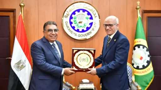 محافظ الدقهلية يكرم المستشار إبراهيم...