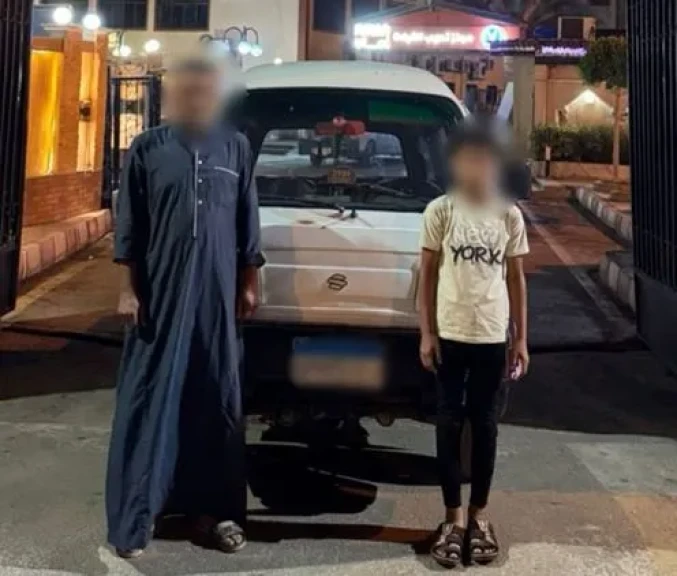 شاهد بالصورة والفيديو..طفل يقود سيارة فان بالبحيرة