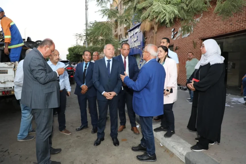 محافظ القاهرة يقود حملة مكبرة مفاجئة لرفع الاشغالات والانزعاج بحى مصر الجديدة