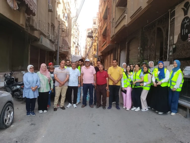 محافظ الدقهلية يتابع فعاليات مشروع فصل وجمع المخلفات من المصدر بمنطقة مبارك بمدينة المنصورة في إطار حملة التوعية والتواصل المجتمعي”نظافة محافظتنا...أكيد مسؤوليتنا ”