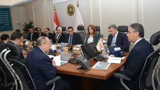 بالصور .. تفاصيل لقاء وزير...