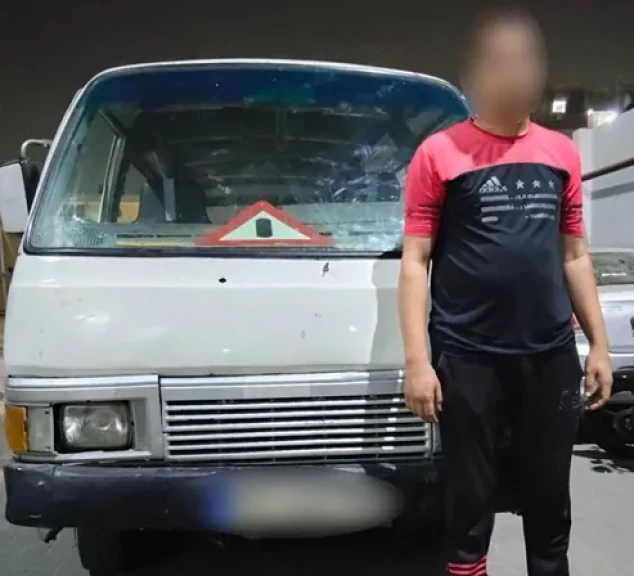 بالصور والفيديو ..أجهزة الأمن تضبط سائق ميكروباص لقيامه بالسير عكس الإتجاه والتعدى على أحد المواطنين بالسب بالقاهرة