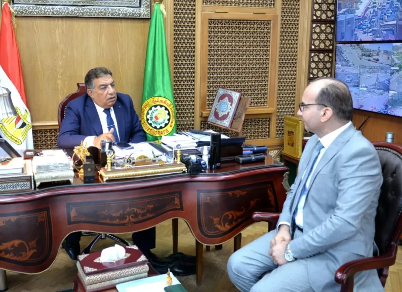 محافظ الدقهلية يستقبل الدكتور حمودة الجزار وكيل وزارة الصحة الجديد عقب استلامه لعمله بالمحافظة