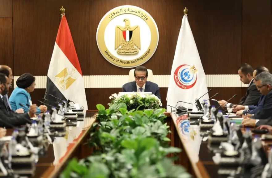 وزير الصحة يترأس اجتماعًا دوريًا مع قيادات الوزارة ورؤساء القطاعات والهيئات لمتابعة كفاءة تقديم الخدمات الصحية