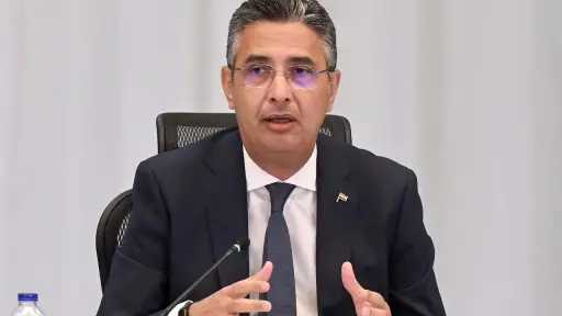 وزير التموين والتجارة الداخلية …بدء...