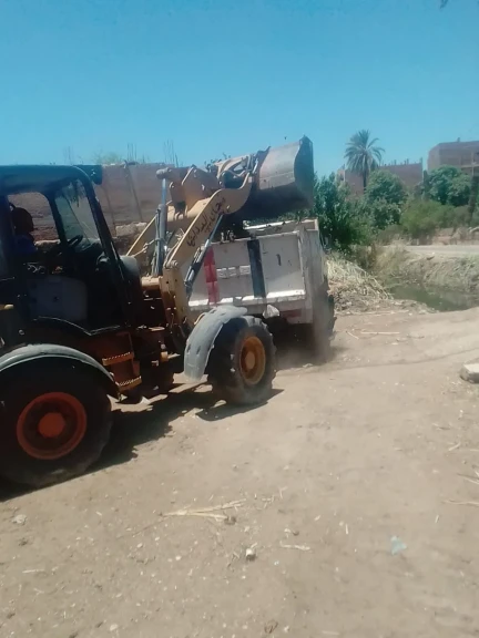محافظ أسيوط: مواصلة أعمال تطهير الترع والمصارف ورفع النواتج بالتنسيق مع الجهات التنفيذية.. وحملة موسعة بمركز البداري