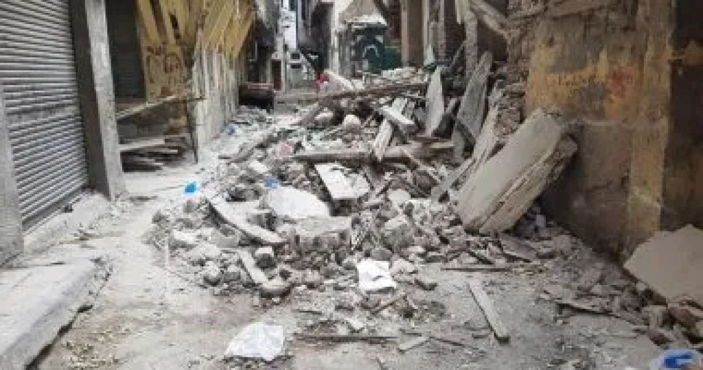 دون إصابات.. سقوط أجزاء من عقار مكون من 4 طوابق بعين شمس