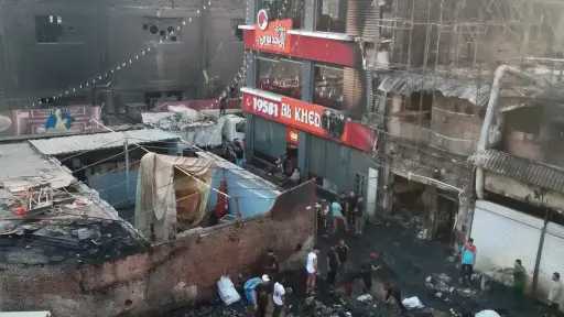 آثار حريق شبرا الخيمة.. التهم...