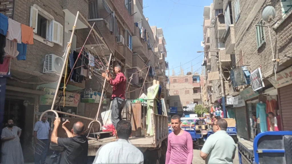 محافظ أسيوط يوجه بتكثيف حملات إزالة الإشغالات والتعديات .. ومركز القوصية يقود حملة موسعة لتحقيق الانضباط المروري