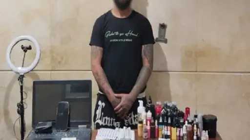 الداخلية تكشف تفاصيل القبض على...