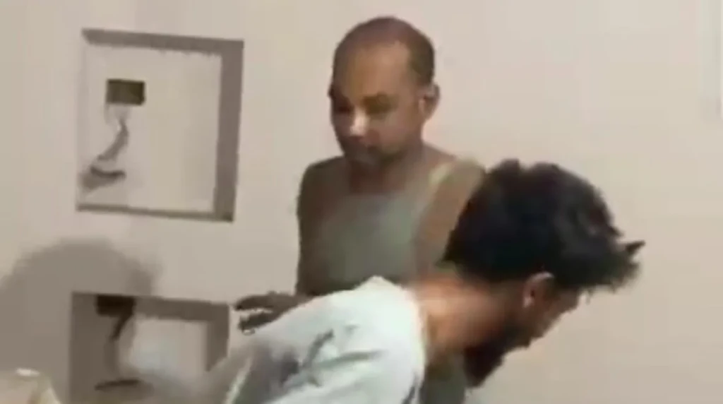 الأمن يفحص فيديو احتجاز البلوجر علاء الساحر أحد الشباب والاعتداء عليه