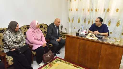 محافظ أسيوط يلتقي وكيل وزارة...