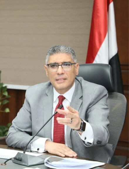 محافظة الجيزة توجه ضربات متتالية لمهربي الدقيق البلدي المدعم