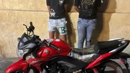 ضبط المتهمين بسرقة هاتف محمول...