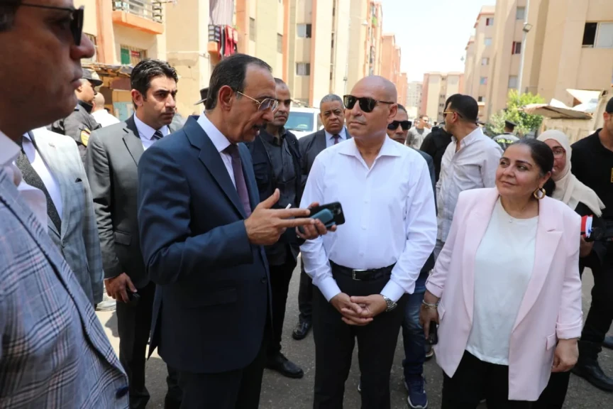 محافظ ومدير أمن القاهرة يقودان أكبر حملة لرفع الإشغالات وإزالة التعديات بمدينة معنا بحى السلام