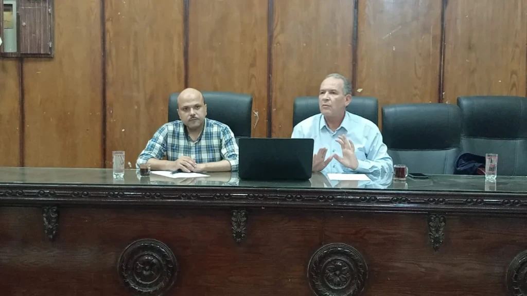 وكيل وزارة التعليم بأسيوط يستعرض تقارير متابعة جاهزية المدارس لتلافى الملاحظات قبل بدء العام الدراسى الجديد 2026 / 2025