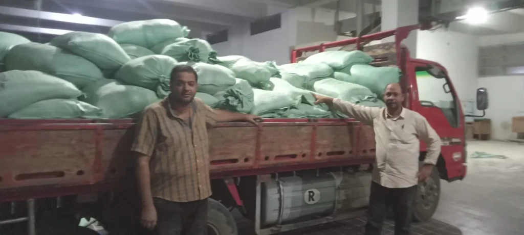 محافظ أسيوط: ضبط 18 ألف و700 لتر بنزين وسولار و7 طن دقيق بلدي قبل تهريبها وبيعها في السوق السوداء