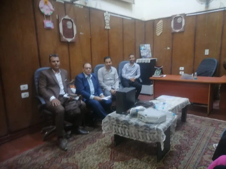 تعليم أسيوط تجرى مقابلات شخصية لدورة اعداد المدربين على منهج نبذ العنف بالمدارس