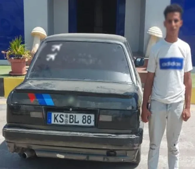 بالصورة والفيديو.. الداخلية تكشف ملابسات سير سيارة بدون لوحات معدنية بالشرقية وضبط مرتكب