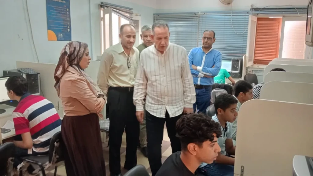 وكيل وزارة التعليم بأسيوط يتفقد إختبارات الطلاب المتقدمين لـ مدارس المتفوقين في العلوم والتكنولوجيا ” STEM ” بأسيوط وعين شمس