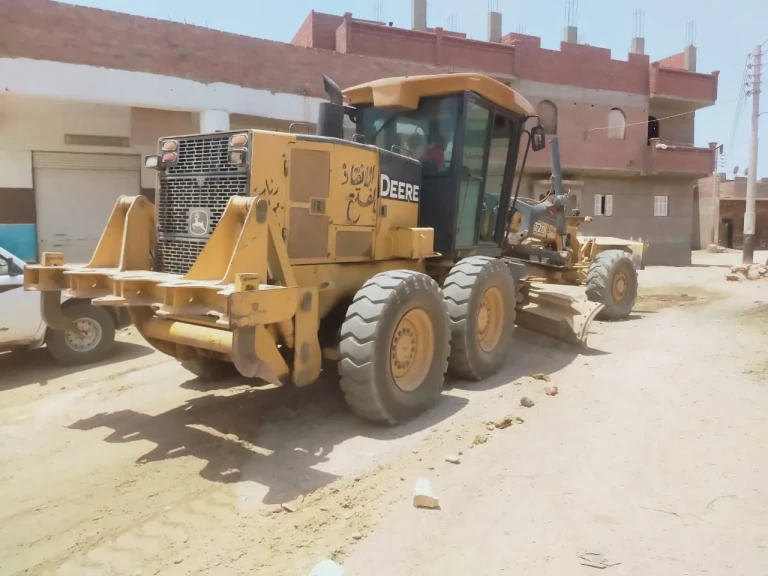 محافظ أسيوط: حملات دورية لرفع المخلفات وتمهيد شوارع قرى مركز الفتح