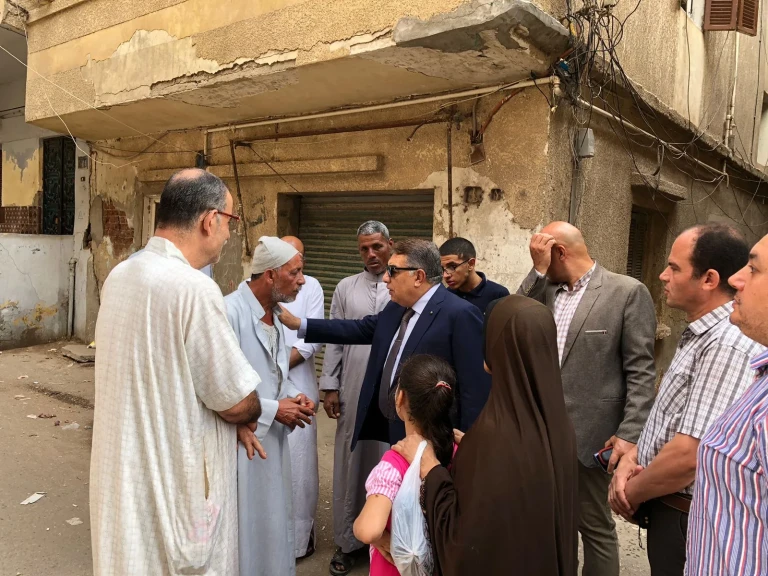محافظ الدقهلية يتفقد منطقة قولونجيل بالمنصورة ويوجه بسرعة حل شكاوى المواطنين بشأن مياه الصرف الصحي