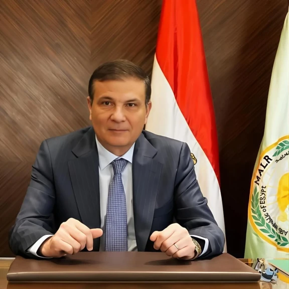 وزير الزراعة يعلن فتح سوق دولة بيرو أمام صادرات مصر من شتلات الفراولة
