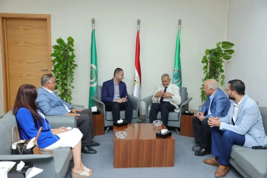 نائب وزير الصحة والسكان يبحث مع رئيس الأكاديمية العربية للعلوم والتكنولوجيا والنقل البحري سبل التعاون في مجال التدريب وتنمية الكوادر