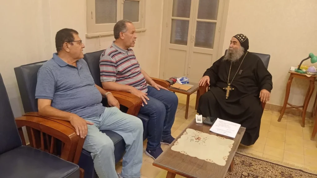 وكيل وزارة التعليم بأسيوط يزور دير السيدة العذراء بجبل درنكة ويلتقى الانبا يوأنس للتهنئة بذكرى رحلة العائلة المقدسة
