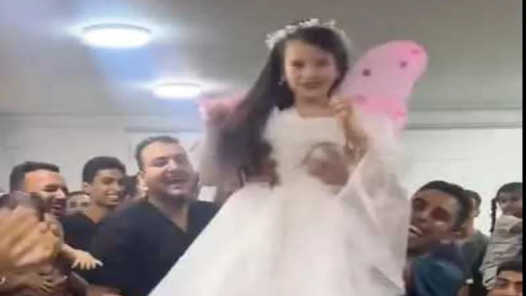 فريق طبي مصري يحتفل بشفاء طفلة جزائرية من الشلل الدماغي بعد رحلة علاج في القاهرة