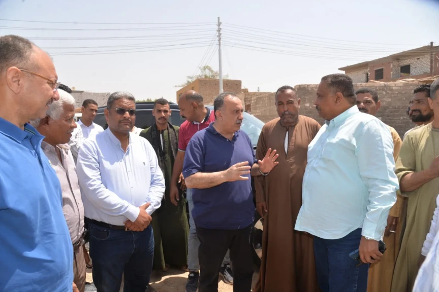 محافظ أسيوط يتفقد عرب الكلابات بالفتح ويتابع استكمال إنشاء مسجد القرية ويؤكد: عمارة بيوت الله ونشر الفكر الصحيح أولوية
