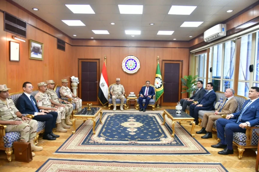 محافظ الدقهلية يستقبل قائد قوات الدفاع الشعبى والعسكري فى إطار زيارته للمحافظة تمهيدًا لاطلاق التدريب العملى المشترك لمجابهة الأزمات والكوارث ” صقر 152 “