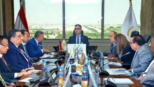 بالصور .. تفاصيل لقاء وزير...