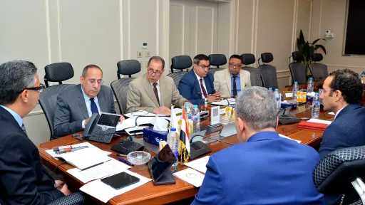 بالصور .. تفاصيل لقاء وزير...