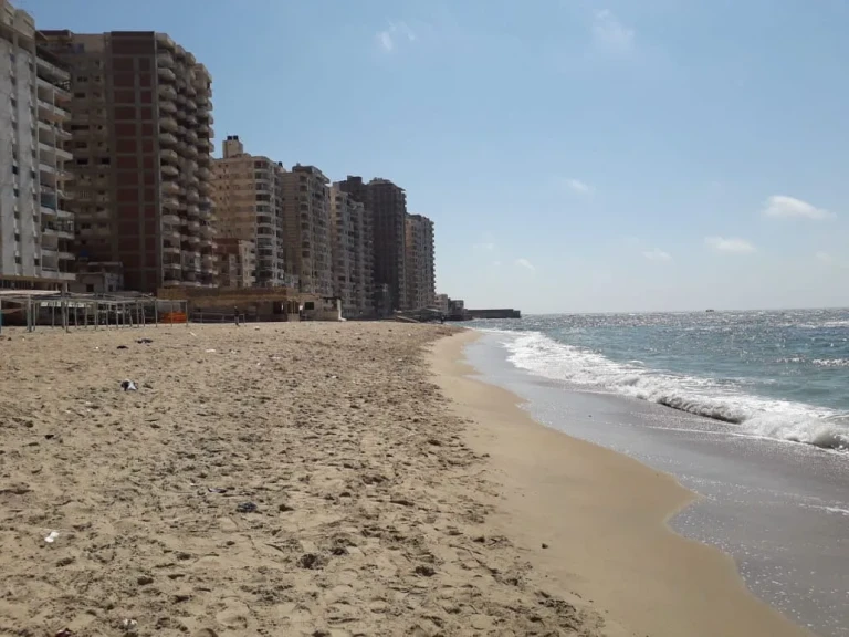 غلق شواطئ الاسكندرية اليوم بسبب إرتفاع الأمواج