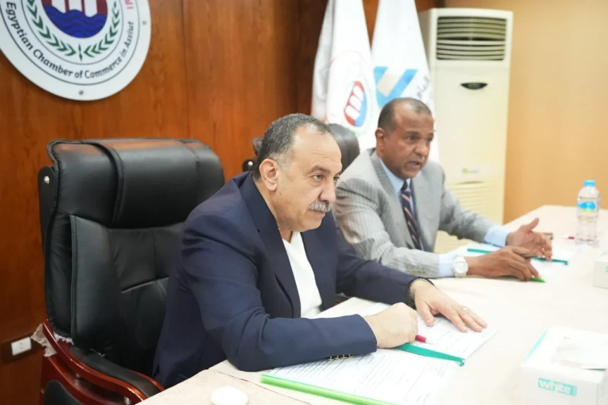 محافظ أسيوط: نصف مليون جنيه لدعم التعليم الفني.. والغرفة التجارية شريك فاعل في التنمية