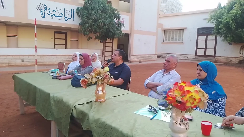 تعليم أسيوط يكثف جهود التوعية بالتعريف بالفرق بين نظام البكالوريا الجديد والثانوية العامة