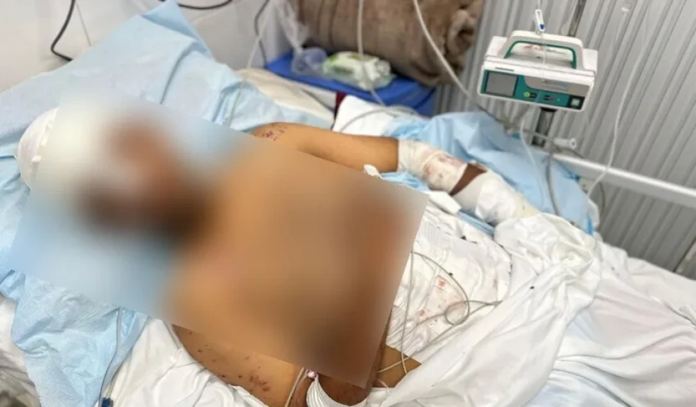 ”إصابته خطيرة في قصف إسرائيل لمستشفى ناصر”.. حملة لانقاذ حياة صحفي فلسطيني ونقله للعلاج خارج غزة