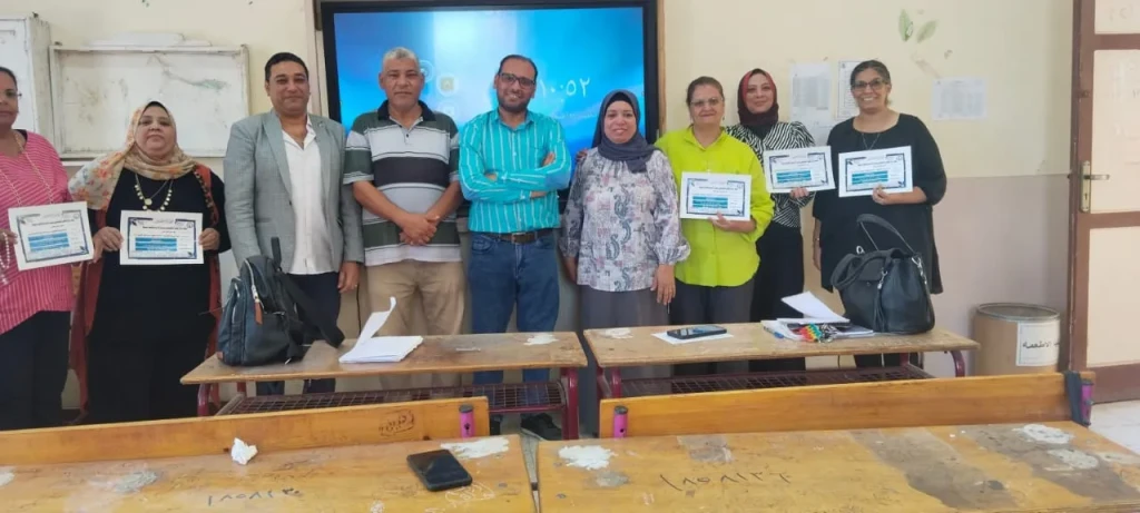وكيل وزارة التعليم بأسيوط يعلن استمرار البرامج التدريبية للمعلمين والاخصائيين فى البرمجة والذكاء الاصطناعى
