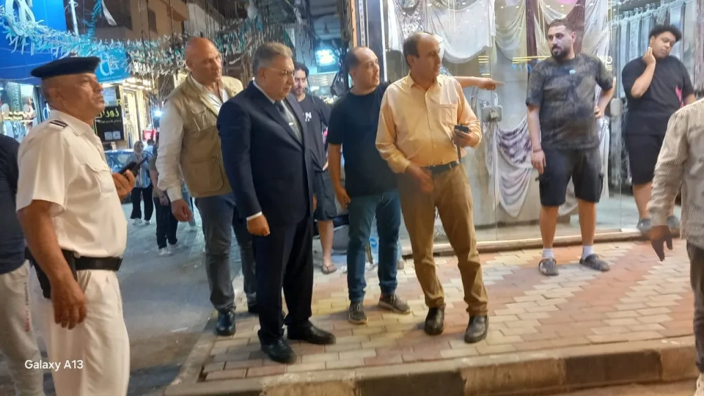 محافظ الدقهلية يقود حملات مرورية ورفع إشغالات ونظافة مكبرة بشارع الجلاء بالمنصورة
