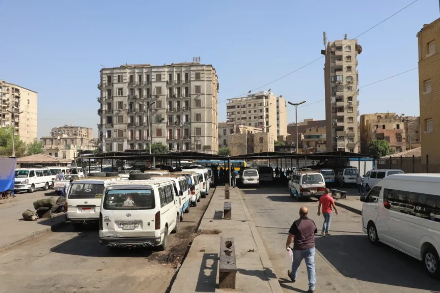 بالصور .. محافظ القاهرة يعلن نقل سيارات السرفيس من محيط كوبرى الليمون التراثى إلى موقف أحمد حلمي بمشاركة أجهزة أمن القاهرة