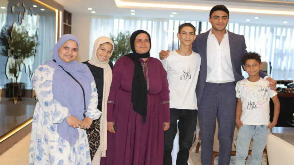 رجل الأعمال عصام العرجانى يتكفل بـ على عبقرى الرياضيات وشقيقه الأكبر محمود