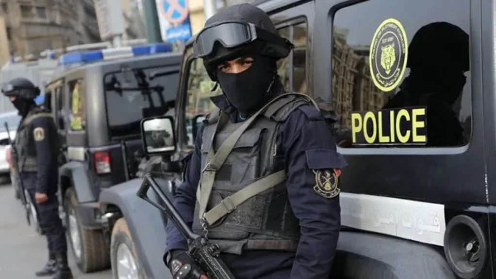 ضبط المتهمين في واقعة علي اعتداء سيدة وأبناؤها بكسرهم أبواب عش زوجية بالمحلة