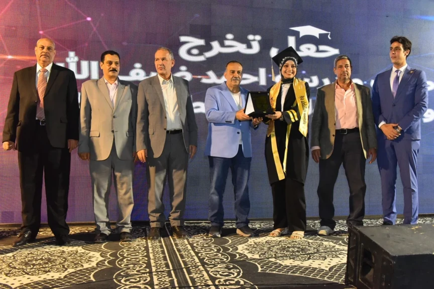 محافظ أسيوط يشهد حفل تخرج طلاب مدرسة أحمد ضيف الله الدولية للتكنولوجيا التطبيقية بحي غرب