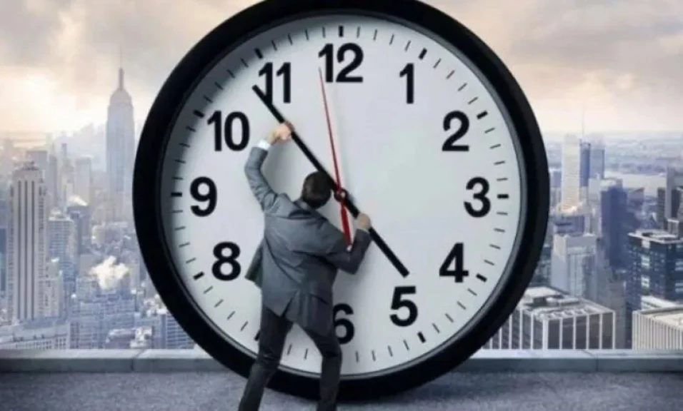 تأخير الساعة 60 دقيقة.. موعد بدء التوقيت الشتوي 2025